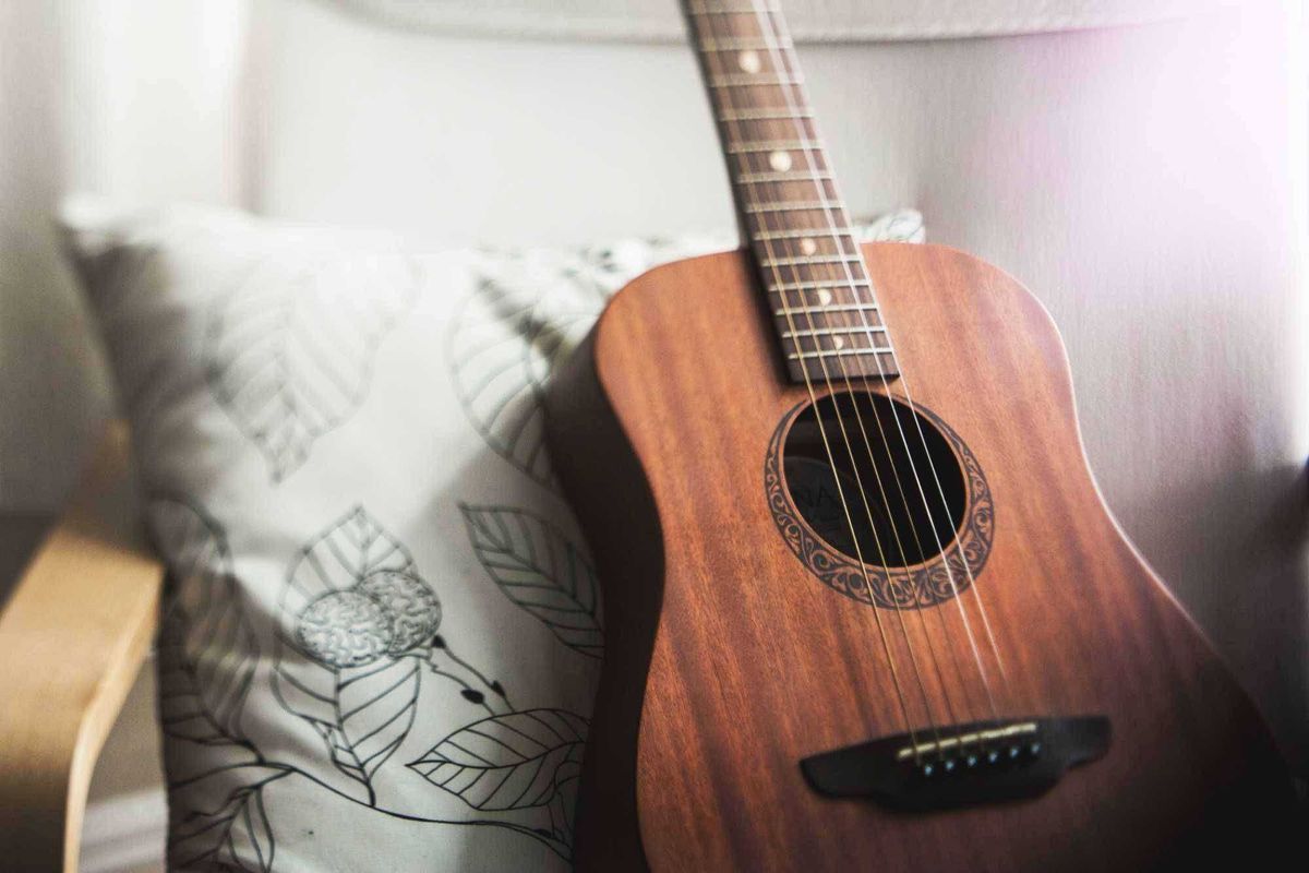 The Ultimate Acoustic Guitar Buying Guide